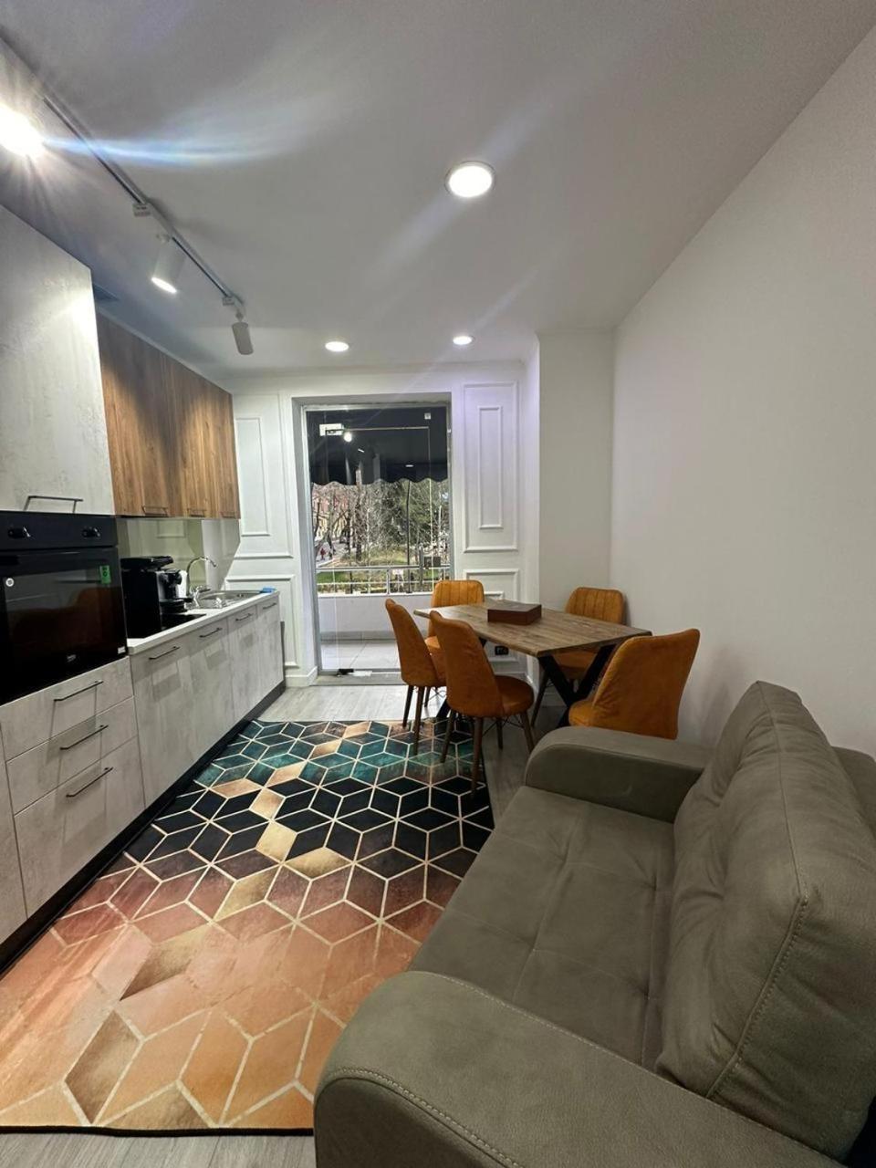 Park View Central Apartment Tirana Exteriör bild